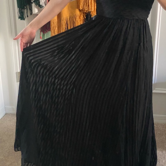 BCBG Strapless Dress Size 2P - Picture 4 of 4